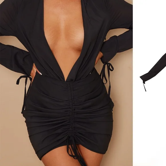 PrettyLittleThing Black Plunge Mini Dress Ruched Bodycon NWT Size 6 - Picture 3 of 14